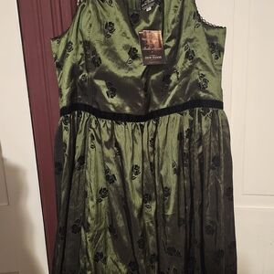 Rare Twilight Bella Swan green birthday dress